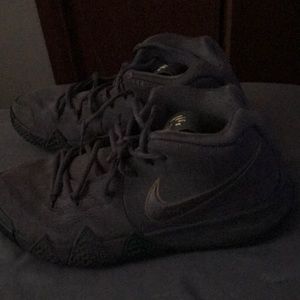 Kyrie 4